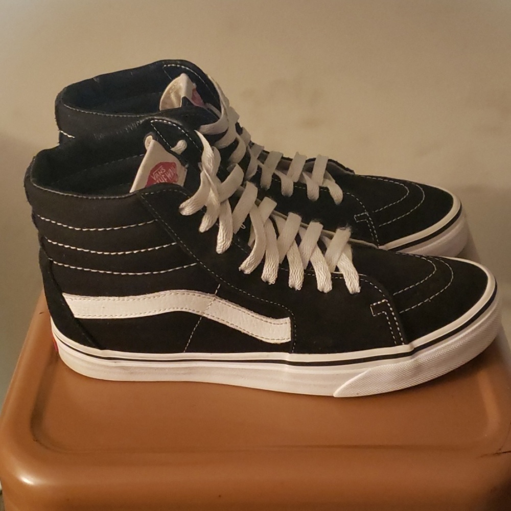 Vans size 8.5 womens/ 7.0 mens